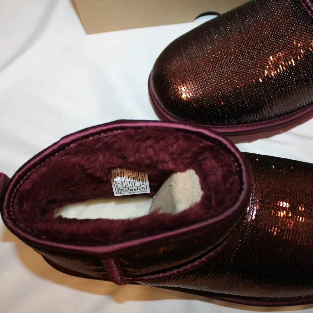 NIB UGG ULTRA MINI BURGUNDY SEQUIN SHEARLING LINED ANKLE BOOTS‎